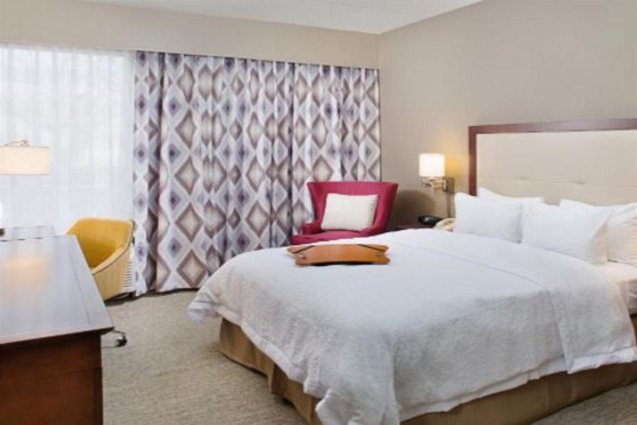 Hampton Inn Philadelphia/Уиллоу-Гров Экстерьер фото