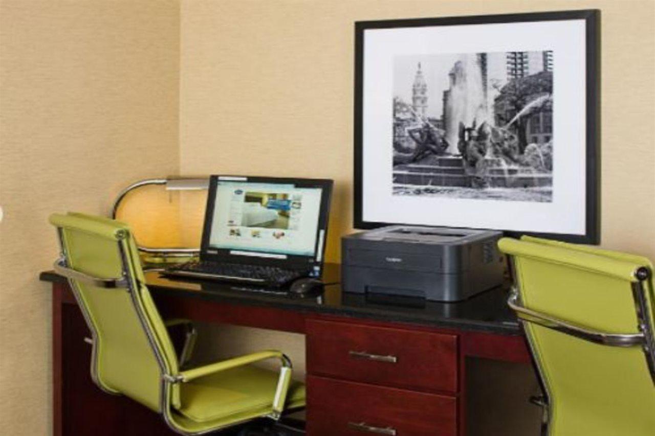 Hampton Inn Philadelphia/Уиллоу-Гров Экстерьер фото
